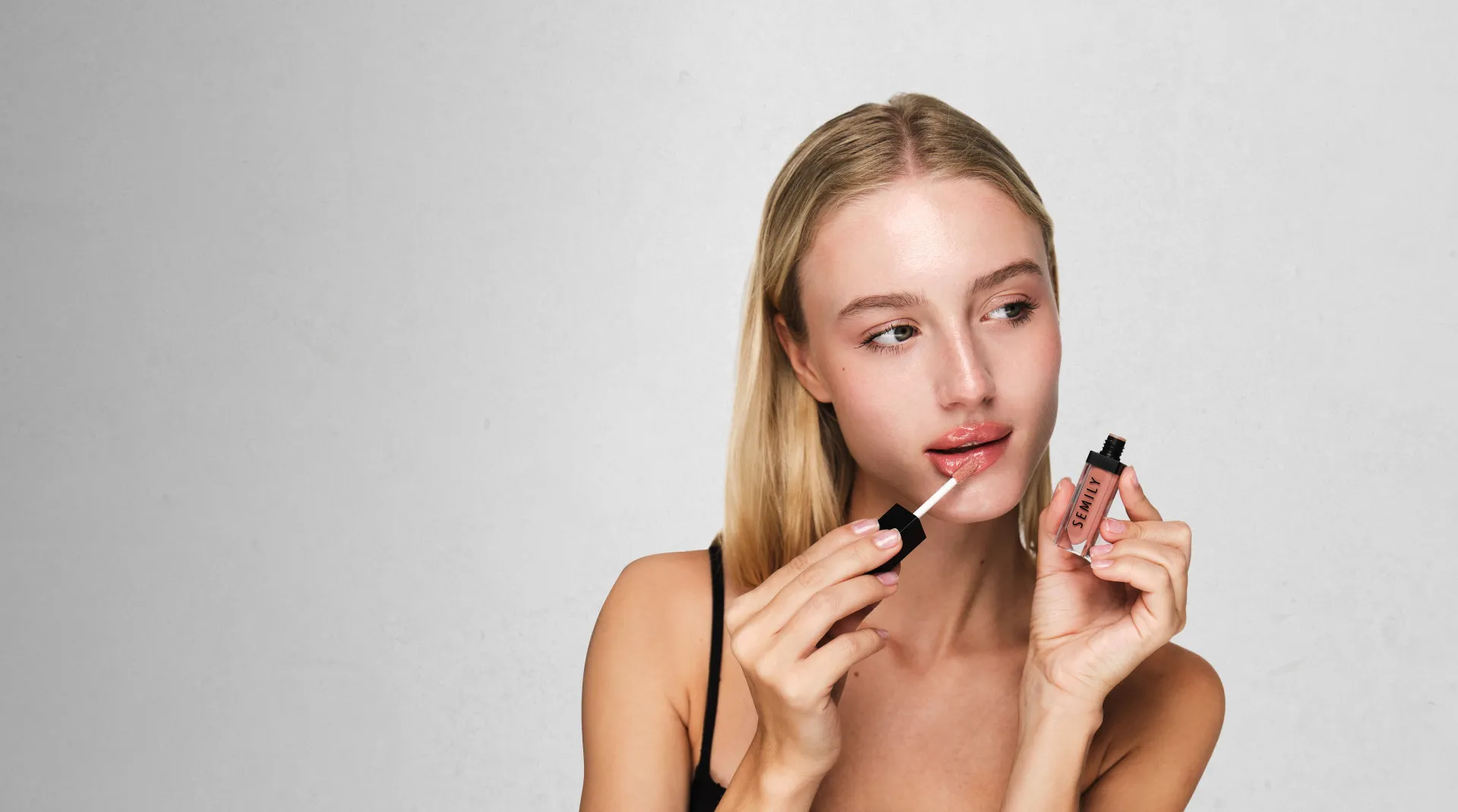 Масло-блеск для губ с оттенком PEACH JAM