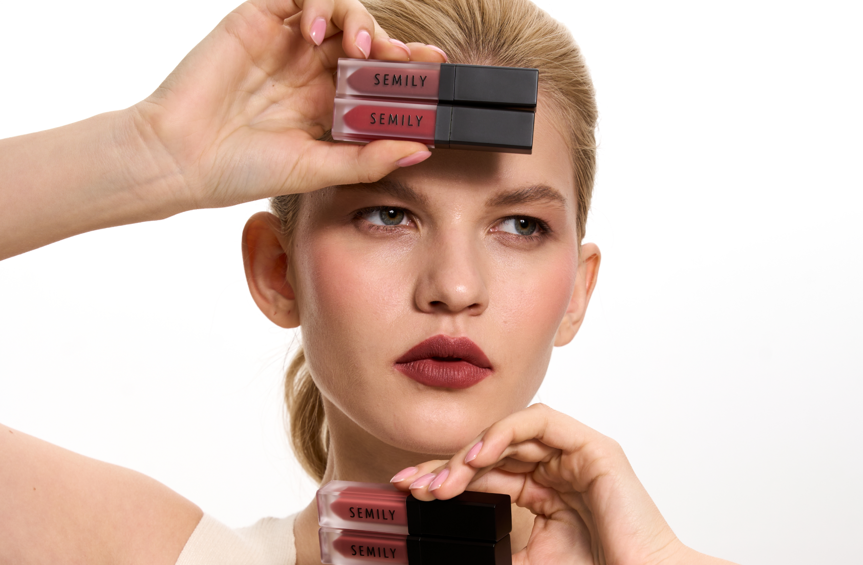 Жидкая помада для губ вишневая